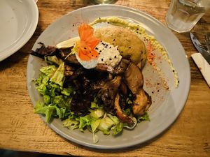 Oyster Mushrooms with mashed potatoes and salad  #Veganuary at Seibo in Buenos Aires