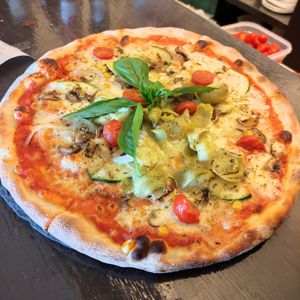 Pizza vegana i vegetariana at DALL'ITALIANO BEACH in Menorca