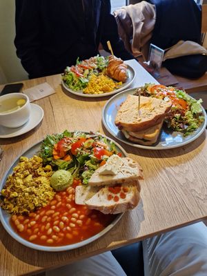 Kater Breakfast / Bahn Mi Sandwich / Croissandwich Breakfast at Katzentempel - Augsburg in Augsburg