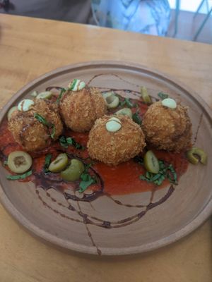 Arancini de risotto (28.000 COP) - 4/5 at Real Vegetal in Medellin