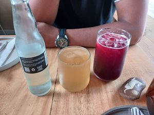 Kefir de maracuyá 5/10 (no sabía a maracuyá)
Soda de flor de Jamaica 8/10 at Real Vegetal in Medellin