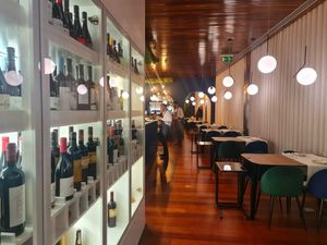 The restaurant at Épico Restaurante in Oliveira De Azemeis