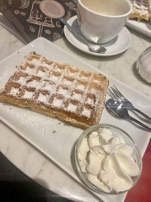 Waffel with vegan cream   at Stadtcafe Kassel in Kassel