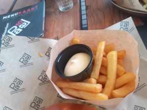 Fries at Strandpaviljoen Paal 10 in Ouddorp