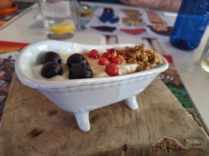 Yogur at Zielo Snack & Bar in Leon