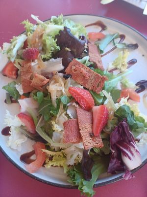 Ensalada at Samsara in Barcelona