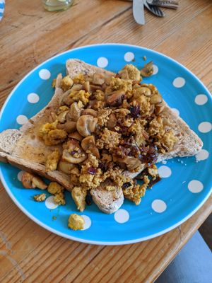 Scrambled tofu with mushrooms on toast (9/10) at Toucan Cafe in Minehead