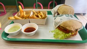 Hamburguesa en Combo at Cero Pollito - Javeriana in Bogota