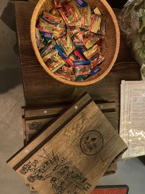 Gelatine Gummibärchen im „veganen“ Restaurant...  at Hanoi Vegan & Heinenhof in Cologne