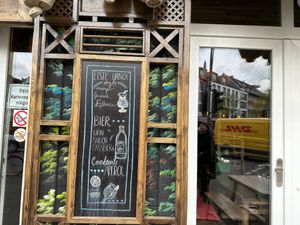 sign  at Hanoi Vegan & Heinenhof in Cologne