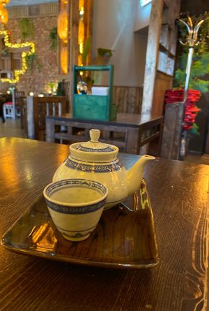 Jasmine tea and setting  at Hanoi Vegan & Heinenhof in Cologne