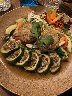 Gefüllte Zucchini und Reisbuletten  at Hanoi Vegan & Heinenhof in Cologne
