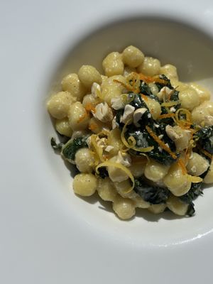 Gnocchetti cavolo nero, crema di anacardi e zest di arancia   at Kirù Focacceria Bistrot & Drinks in Livorno