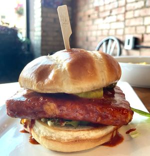 NASHVILLE TOFU SANDWICH

Breaded and fried Tofu tossed in a Nashville hot sauce with Greens, Pickles, and our house Ranch at Veg Head in Lansing