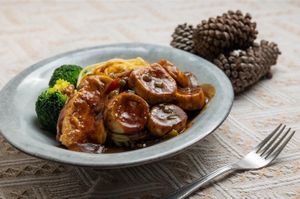 Spaghetti with Pan-Fried King Oyster Mushroom & Tofu in Black Pepper Sauce 黑椒汁煎雞髀菇豆腐意粉 at Cooking with Plants - 煮植 in Kowloon