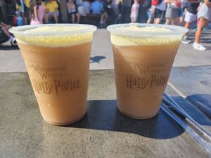 Frozen Butterbeer at Universal Studios - Leaky Cauldron in Orlando