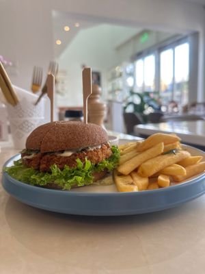 Vegan chkn burger at Unicorn Noms in Janabiyah