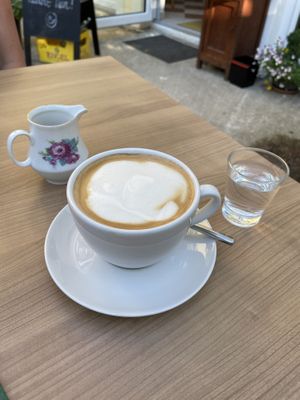   at Ti's Café in Minheim