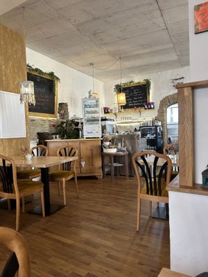   at Ti's Café in Minheim