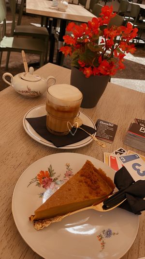   at Ti's Café in Minheim