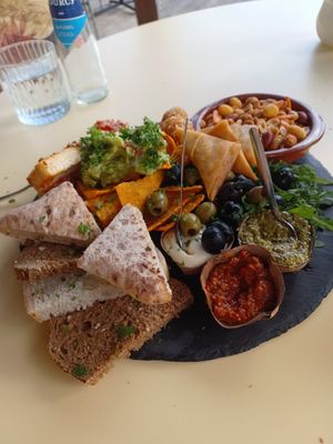 Vega plank, not completely vegan at De Botanist aan Zee in Koudekerke