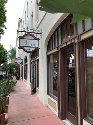 Front entrance at Green Bliss - the Cafe in Fullerton