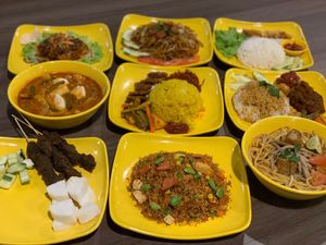 various items on the menu. 
Photo by Henry Lau aka Mr Purple at Ci En (Plant Based Vegetarian) 慈恩素食 in Northeast Singapore