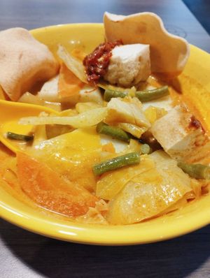 Lontong at Ci En (Plant Based Vegetarian) 慈恩素食 in Northeast Singapore