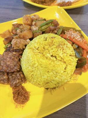 Nasi Kuning (黃薑飯）  at Ci En (Plant Based Vegetarian) 慈恩素食 in Northeast Singapore