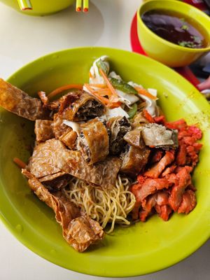 Dry noodles ~ 10/10/23 at Ru Yi Vegetarian - 如意素食 in Central Singapore