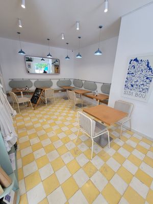 Inside at bleue! in Tunis