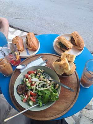 Iraqi salad and sandwitches at bleue! in Tunis