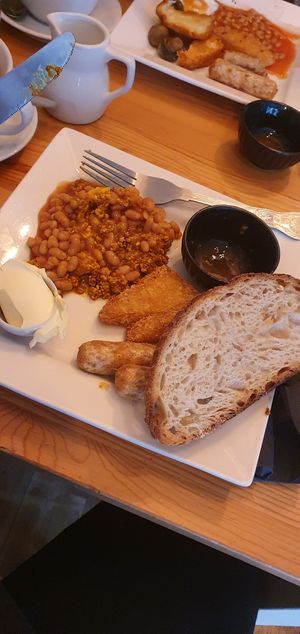 Vegan breakfast (I mixed the beans with the tofu) at My Fine Deli in Glastonbury