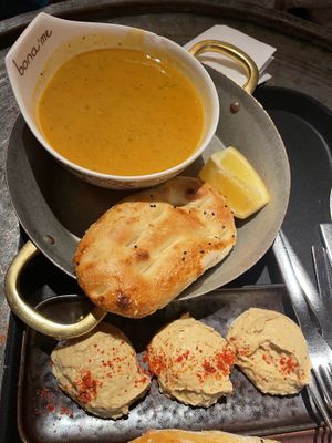 Lentil soup, Hummus and bread  at bona'me in Frankfurt
