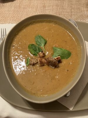Drei Gänge Menü Teil 1 Linsensuppe  at Bio-Berggasthof - Beckenbergbaude in Kottmar