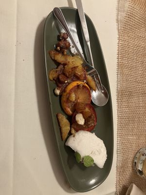 Drei Gänge Menü Teil drei Winterorangen mit Zitronensorbet  at Bio-Berggasthof - Beckenbergbaude in Kottmar