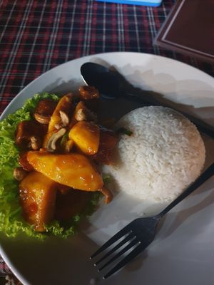 Tofu cashew mango mix with rice at Lucky Sun in Koh Rong