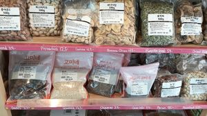 dried fruits and nuts at Charlie's Grocery in Seoul