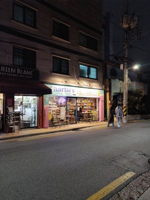  at Charlie's Grocery in Seoul