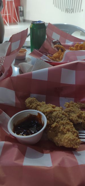 Poyo tenders at Goy's Plant-Based Burgers - Americana in Guadalajara