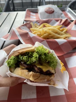 YUM  at Goy's Plant-Based Burgers - Americana in Guadalajara