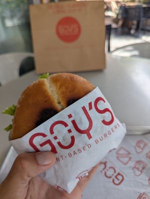 Just perfect at Goy's Plant-Based Burgers - Americana in Guadalajara