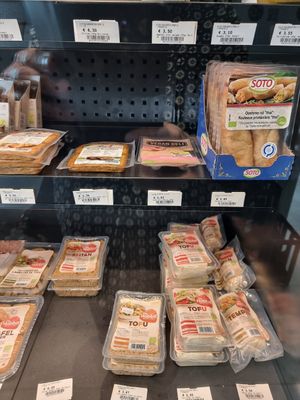 Vegan products in fridge at Biotaste Biowinkel in Deinze