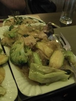 Combination dishes E
27,50 euros for two people at Loving Hut in Maastricht