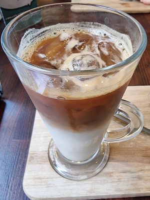 Oatmylk iced latte at Cosy Café in Budapest