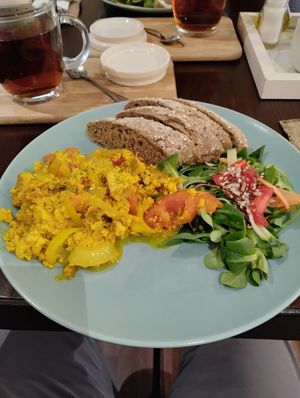 Tofu scramble at Cosy Café in Budapest
