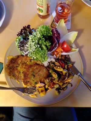 Vegane Rösti mit Gemüse und pikanter Aioli at Dorfgasthof beim Kreuzwirt in Fischen