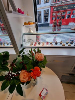 Vegan cupcakew from Magpies at The Flower Cafe Bruges in Bruges