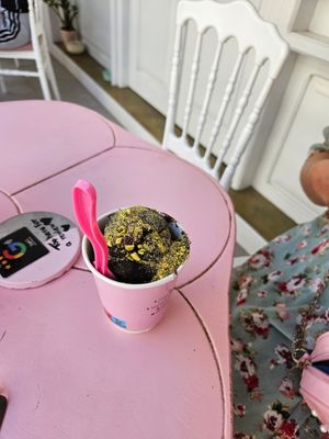 2 scoops in a cup with pistachio at Dream Cream in Rhodes