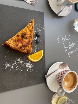 Vegan apple strudel and coffee with soya milk  at Re.sen in Mallorca